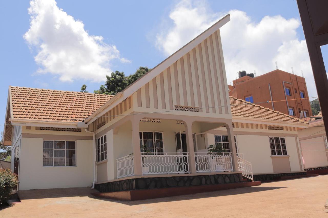 Luwafu Guest House Kampala Buitenkant foto